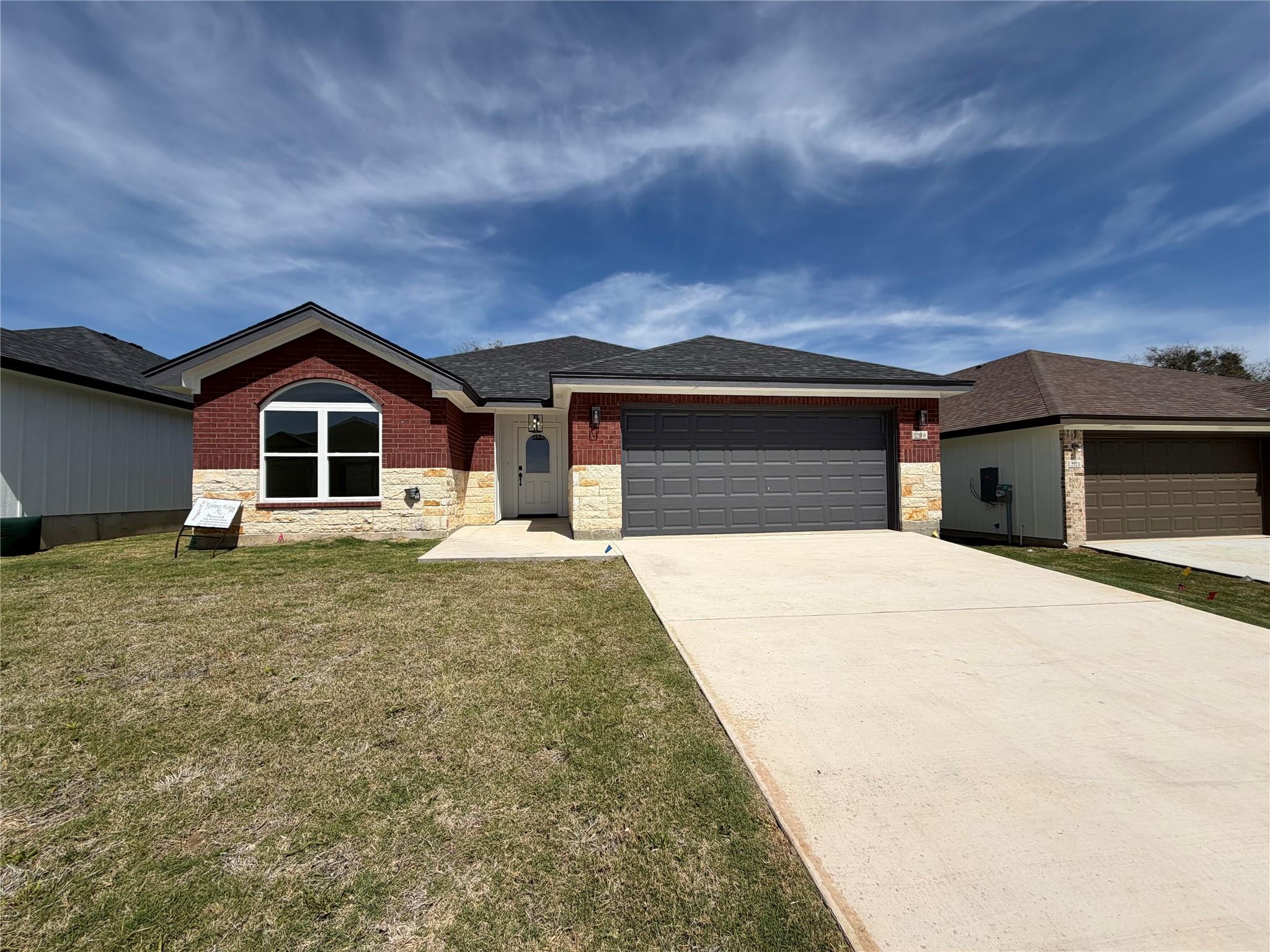 2119  Blackhawk Loop in Belton