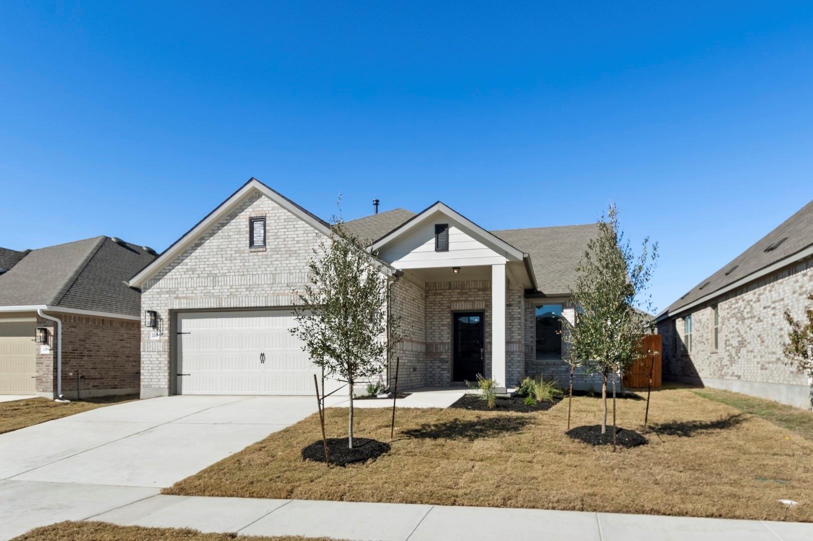 304  Bay Breeze Dr in Kyle