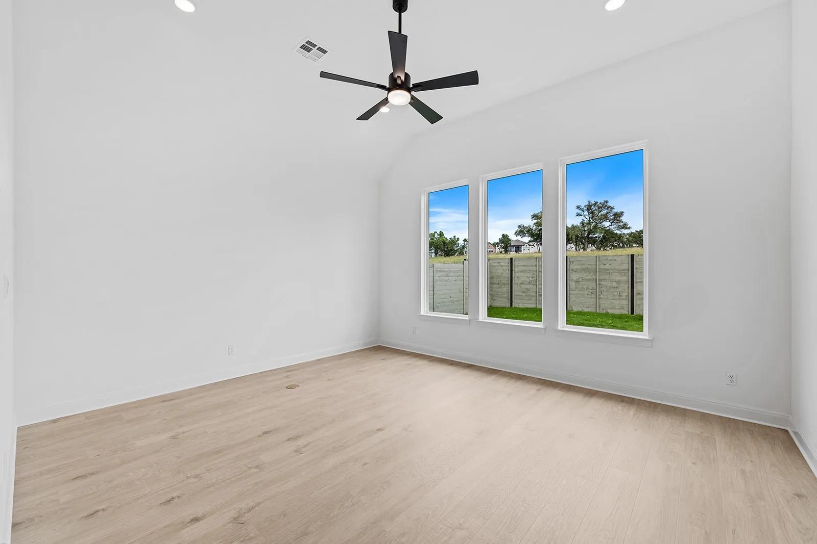 Home photo 17