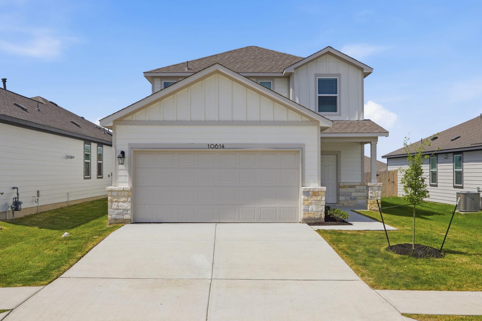 10614  Justify Ln in Buda