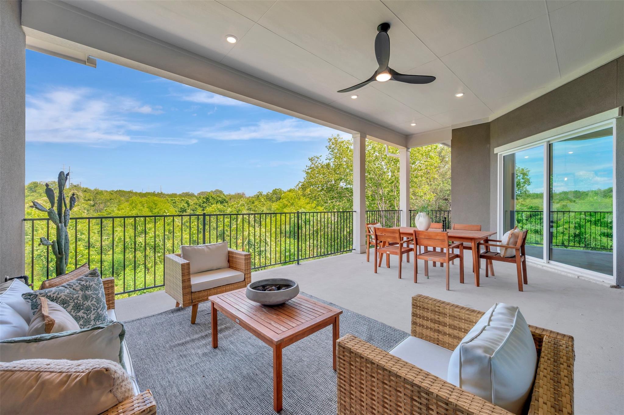 438  Rees Landing Rd in Spicewood