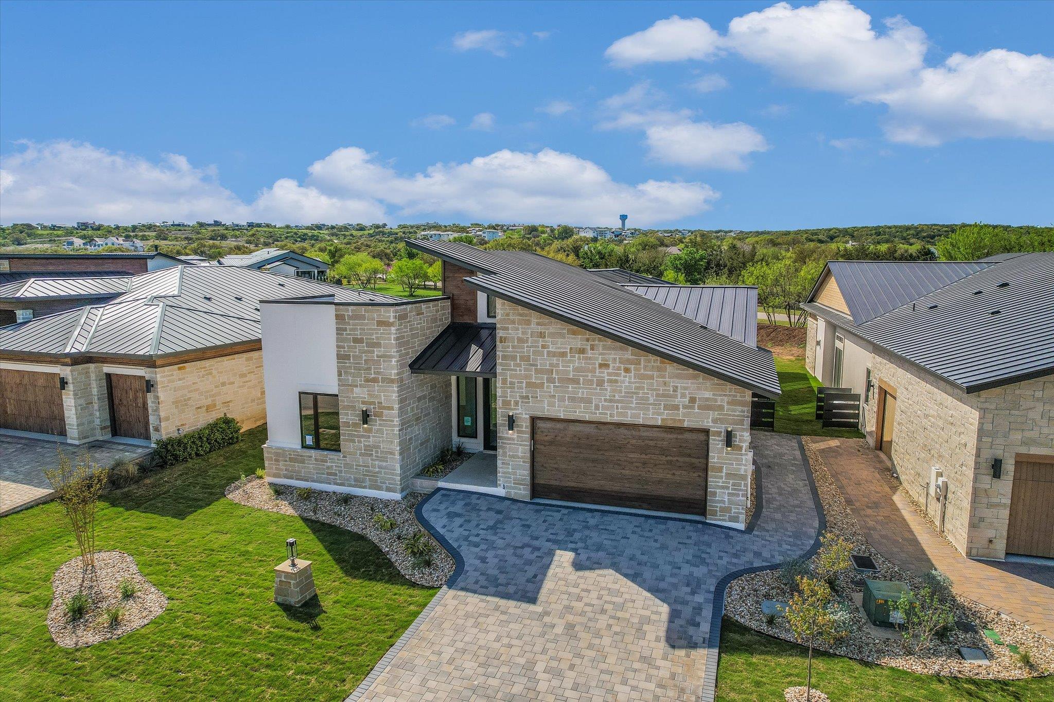 121  Azalea Loop in Horseshoe Bay