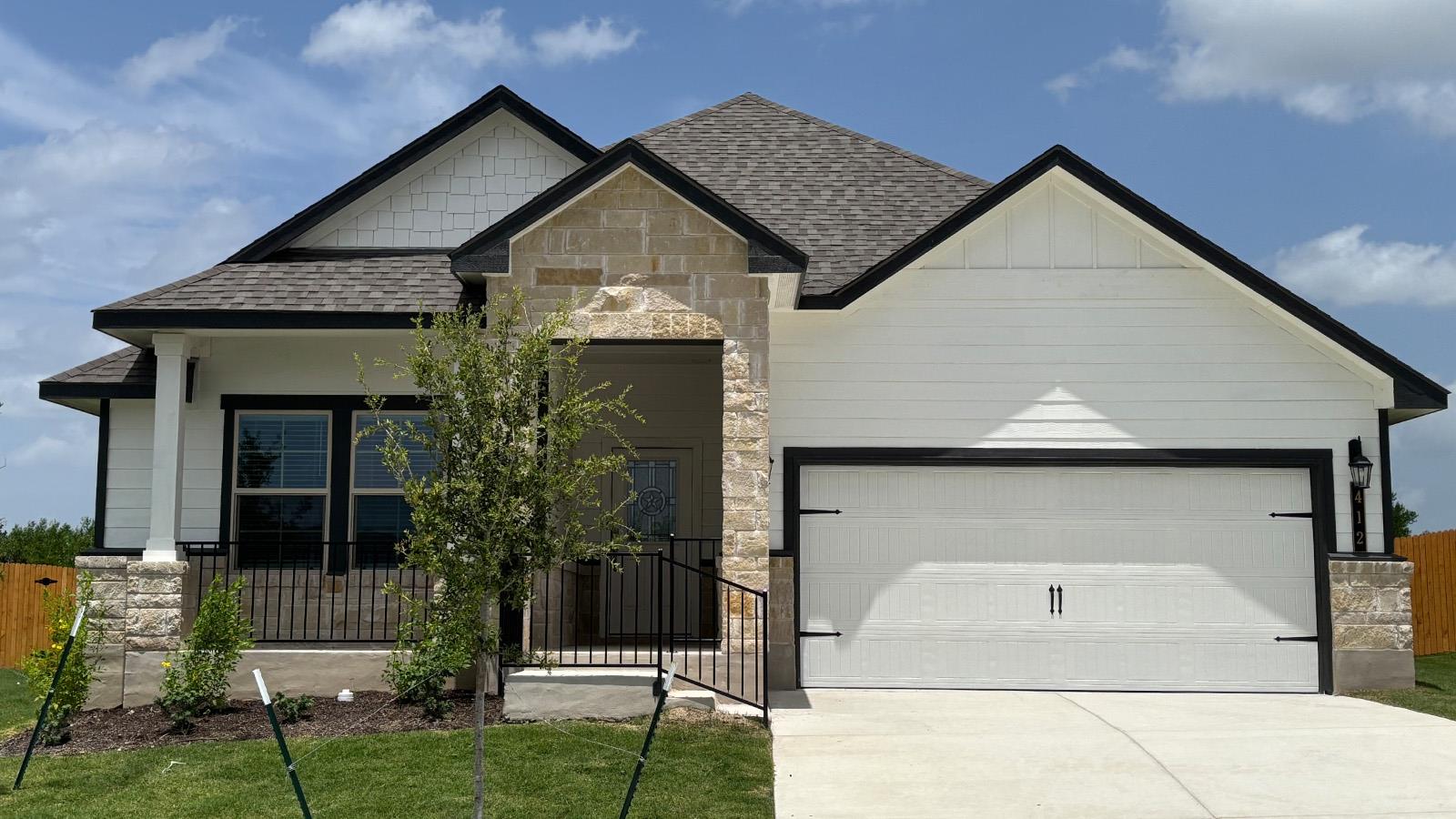 412  Creekfall Rd in Burnet