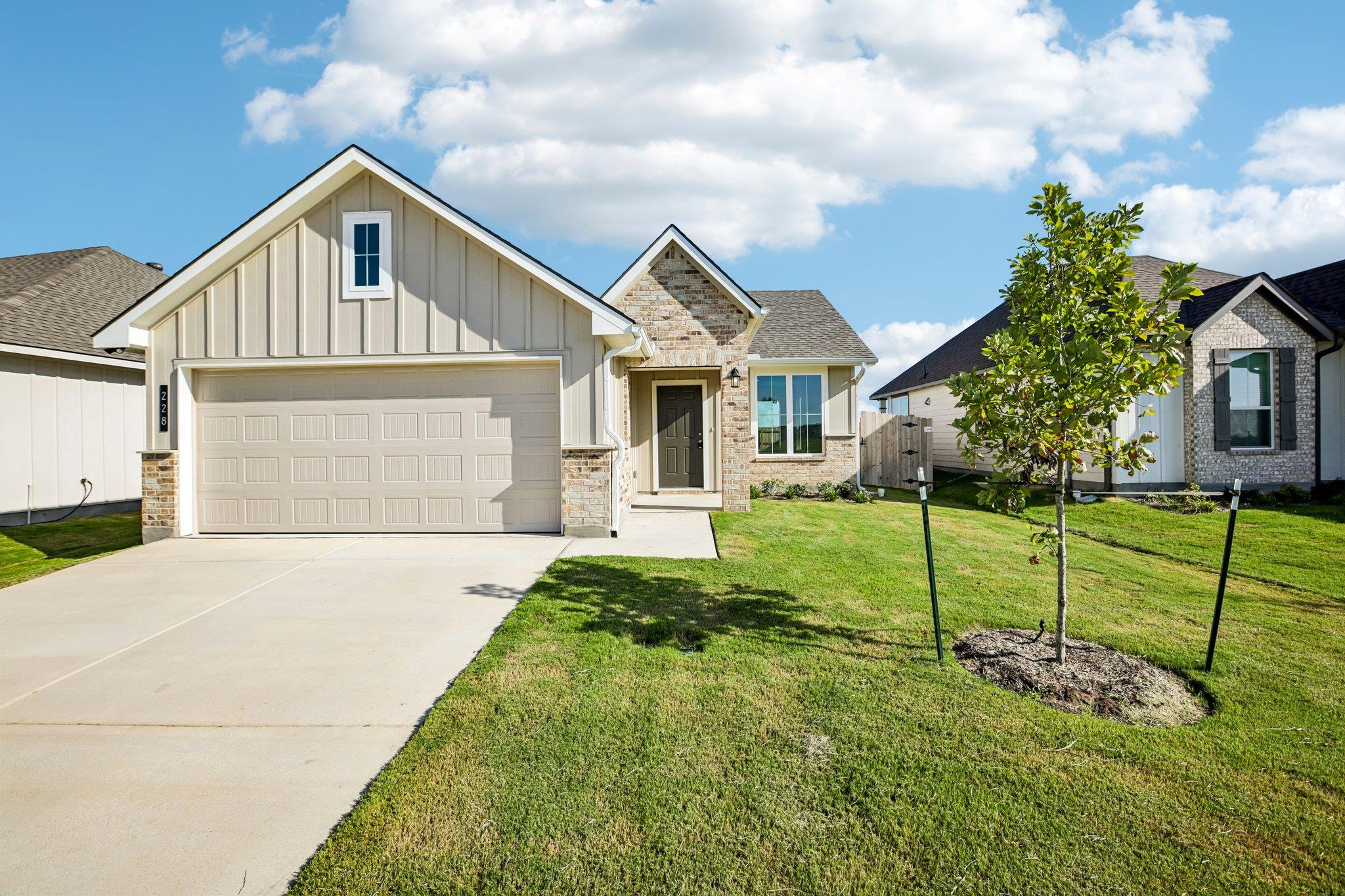 228  Gus Loop in Georgetown