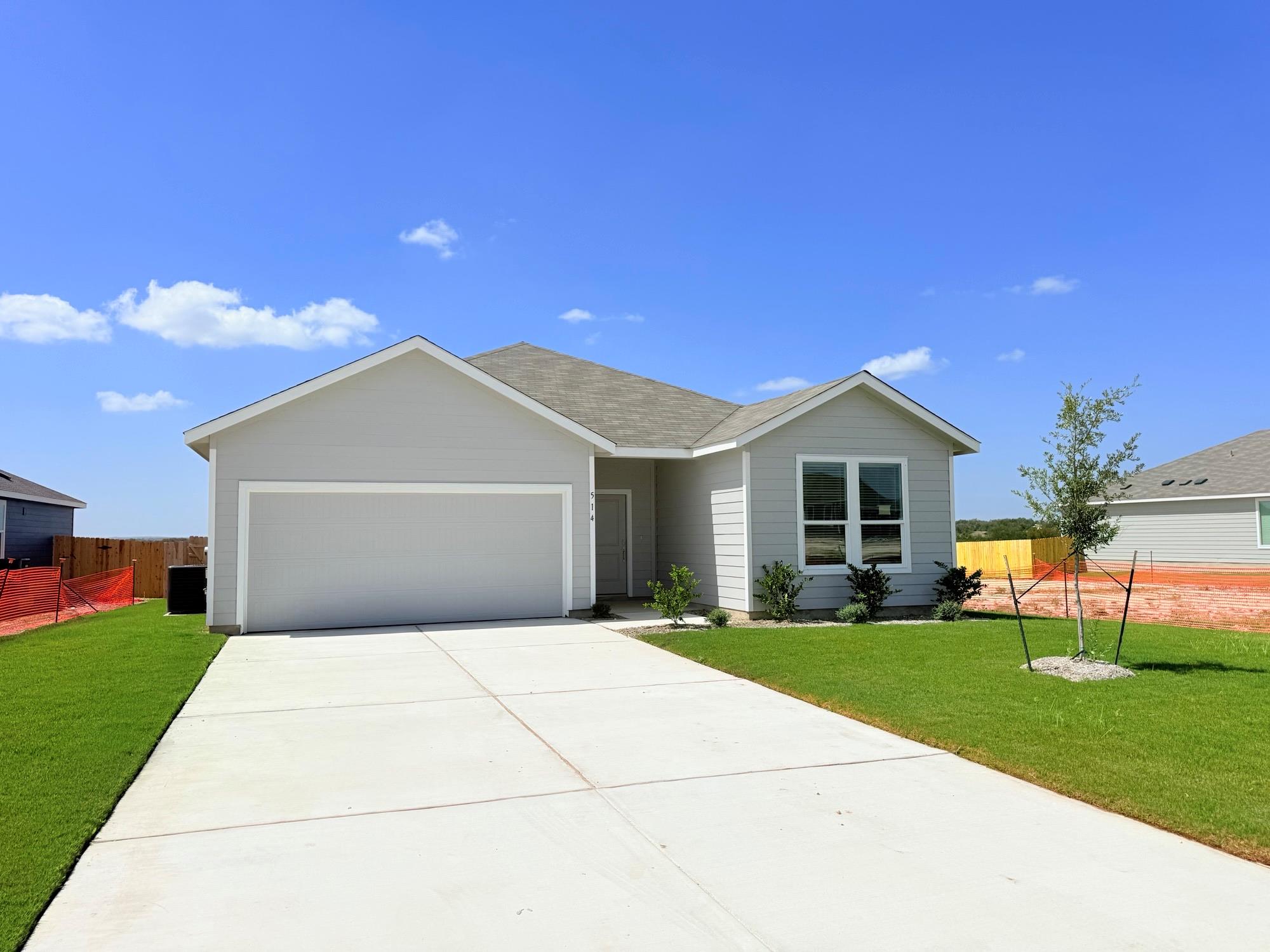 514  Heritage Groves Rd in Bertram
