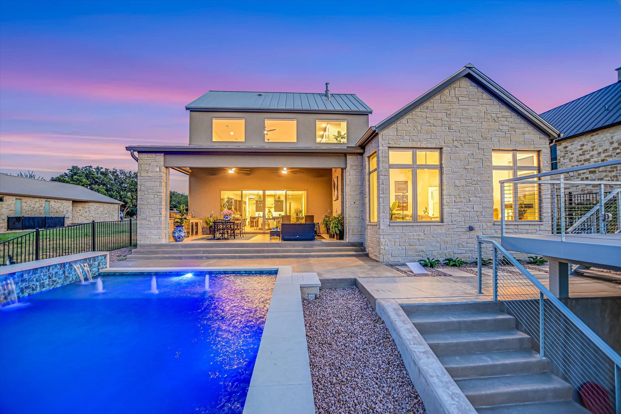 98  Wennmohs Pl in Horseshoe Bay