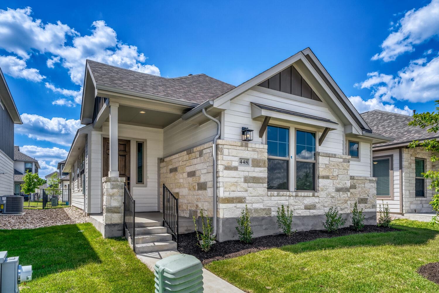 448  Burlington Dr in Buda