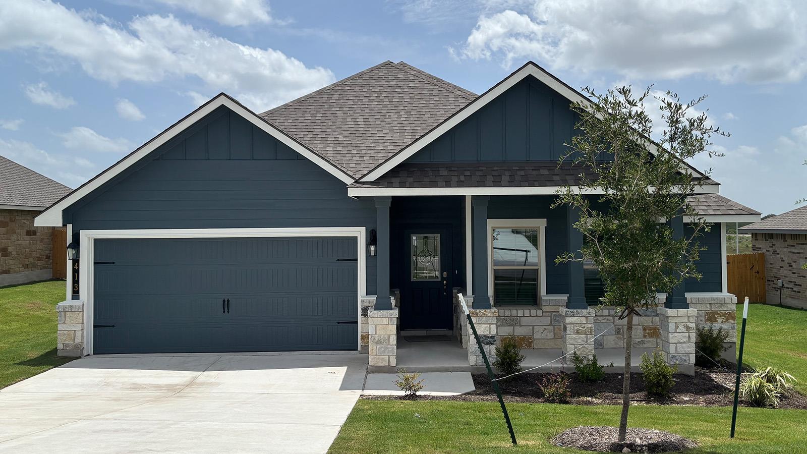 413  Creekfall Rd in Burnet