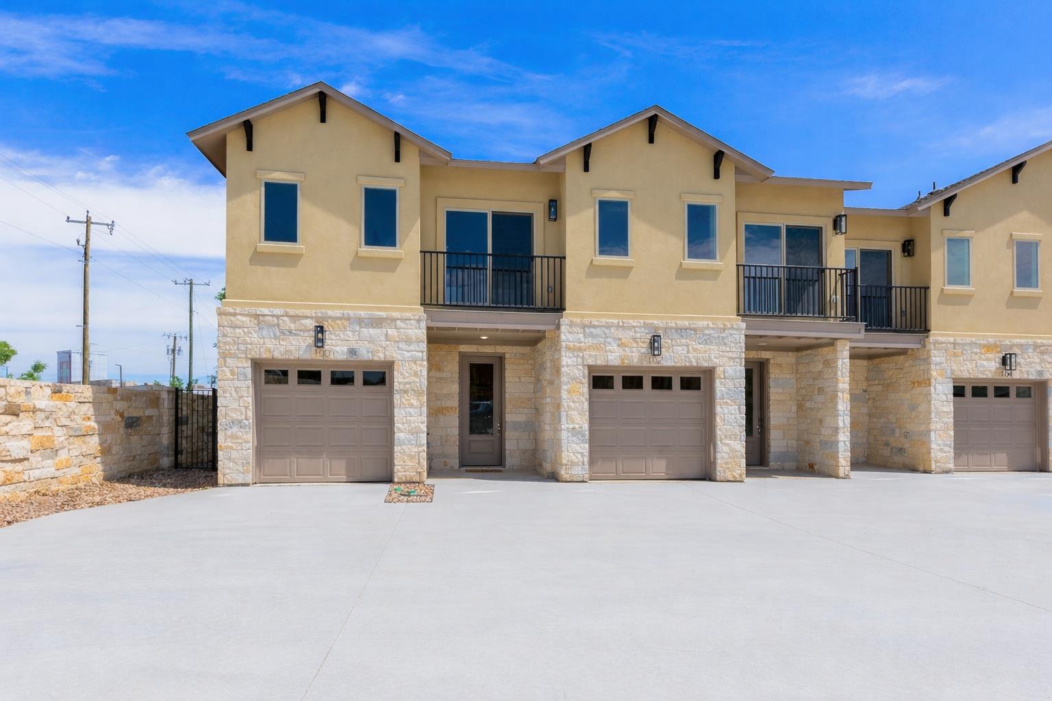 108  Tesla Cir in Round Rock