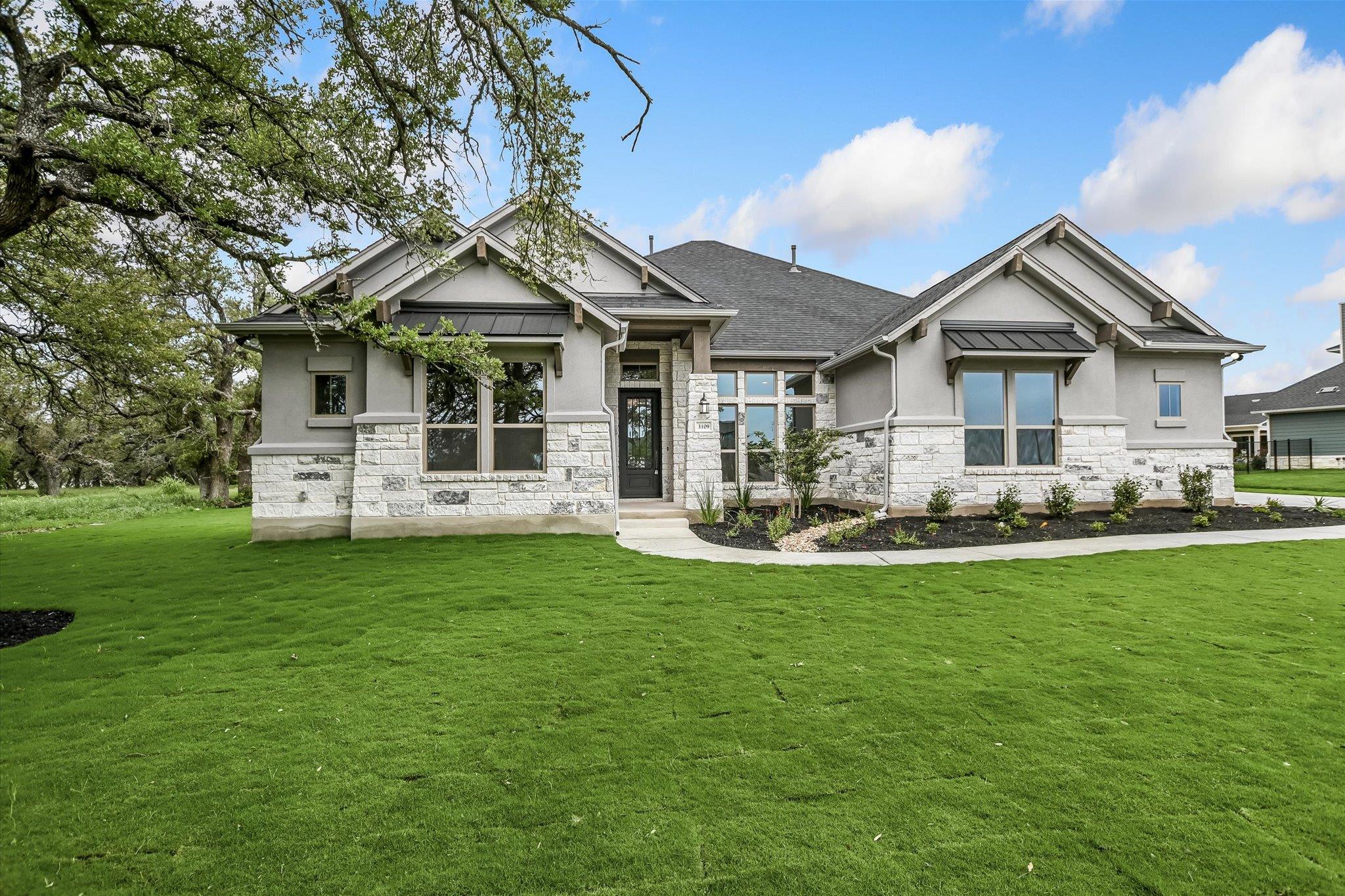 3109  Honeywood Dr in Leander