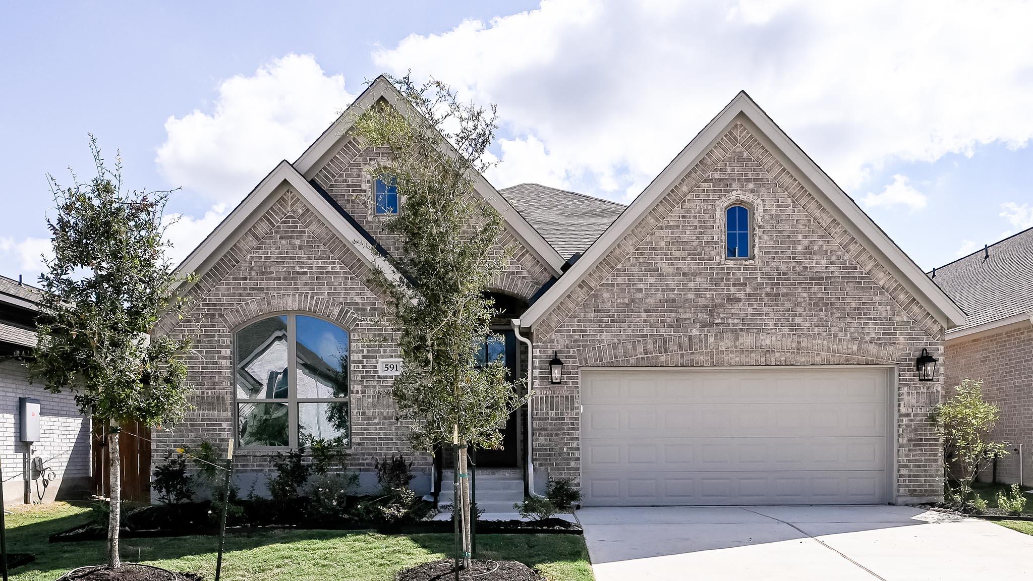 591  Bay Breeze Dr in Kyle