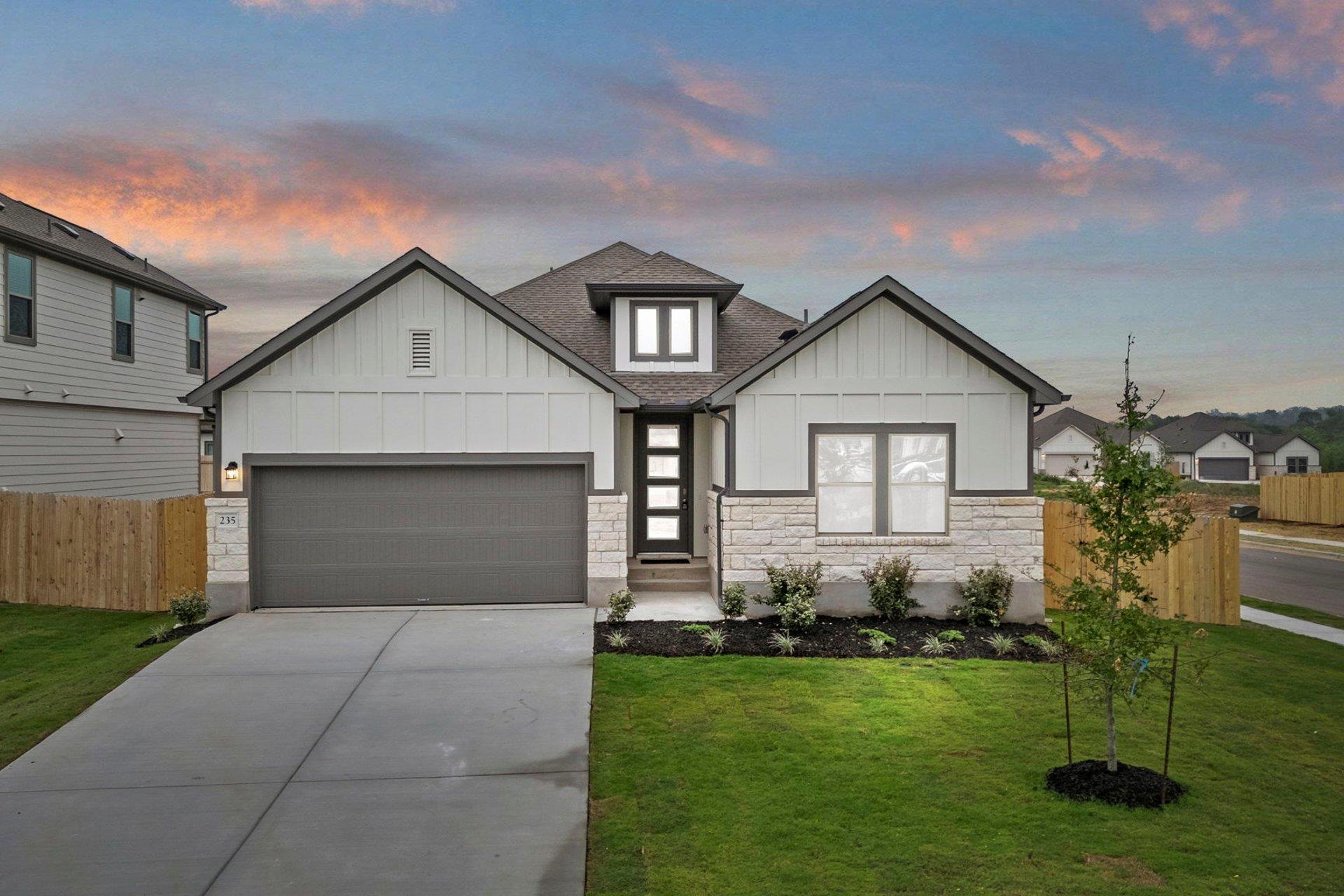235  Red Tail Hawk Ln in Cedar Creek