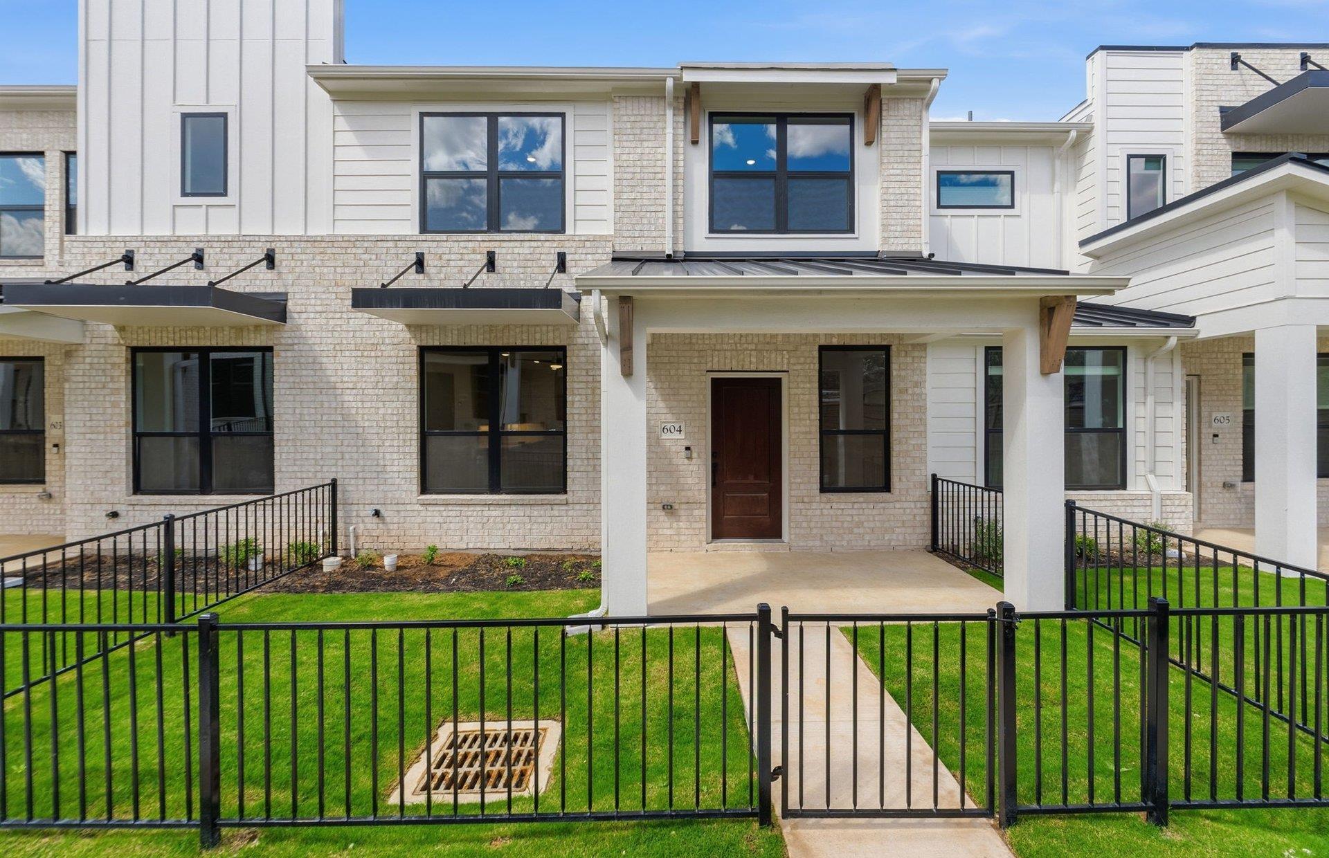 1280 E Main St  #604 in Round Rock