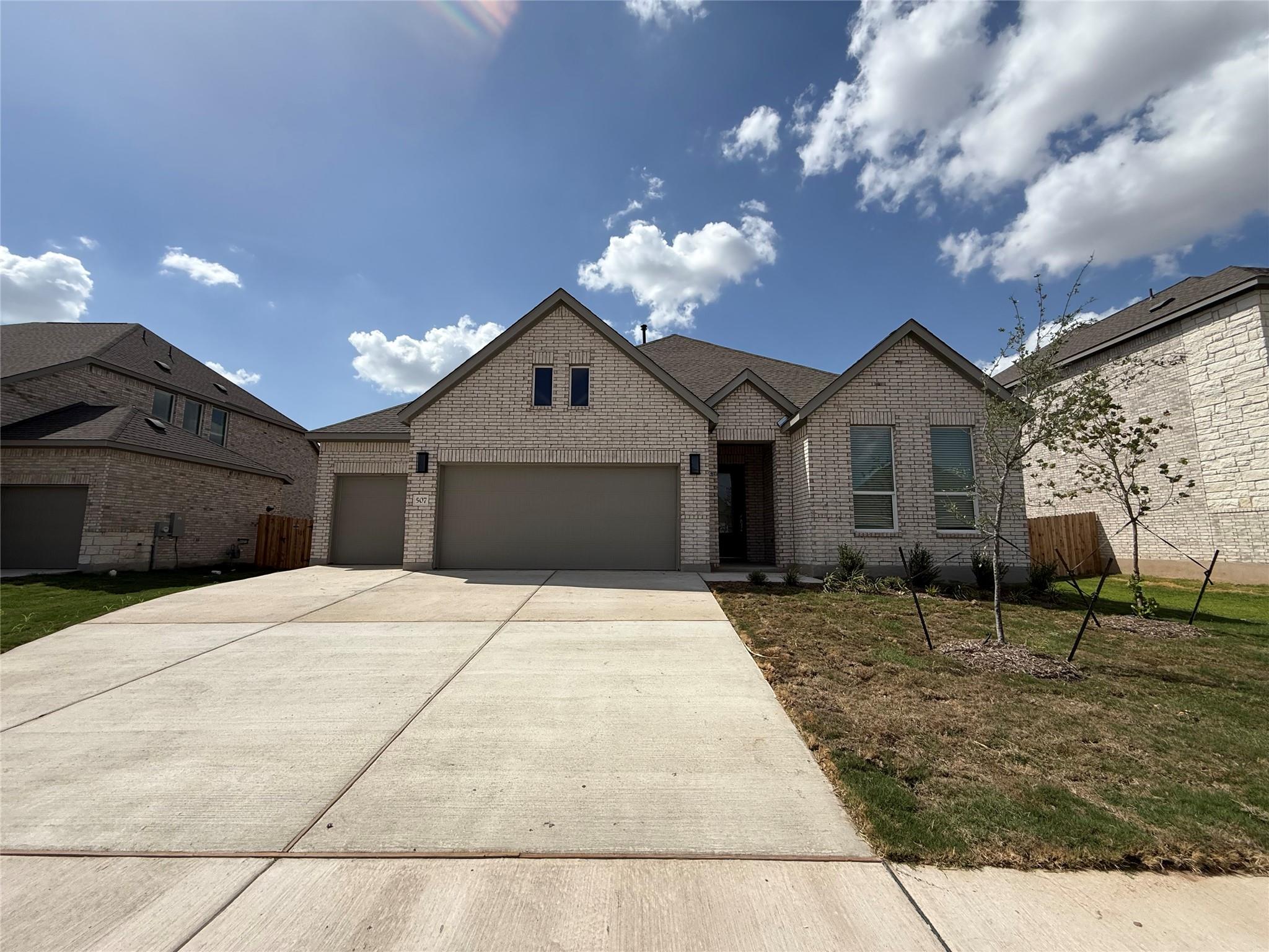 507  Corniche Cir in Hutto
