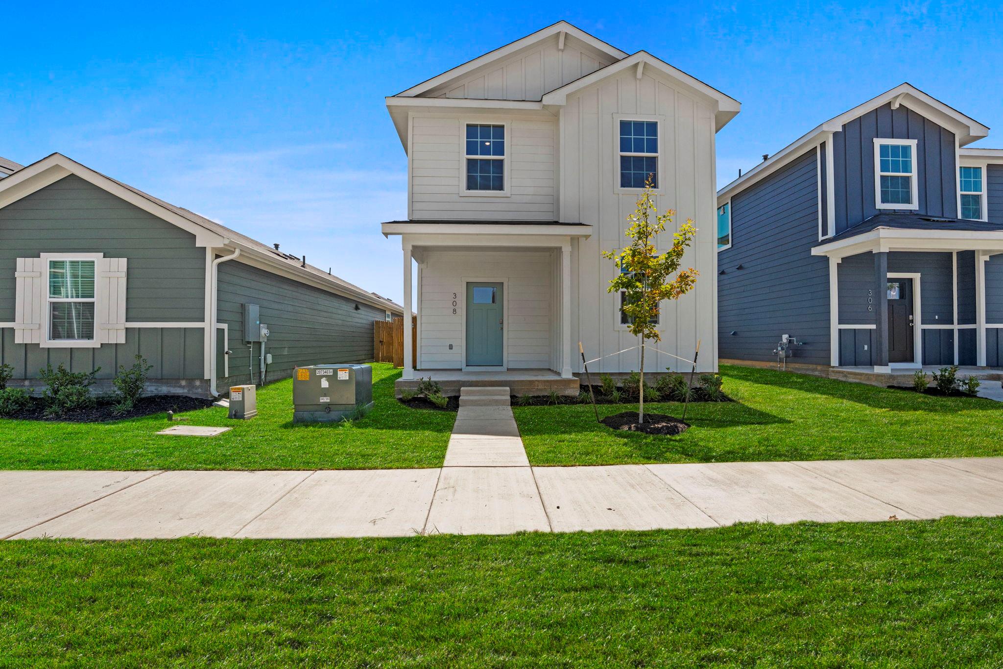 308  Santo Domingo Rd in Bastrop