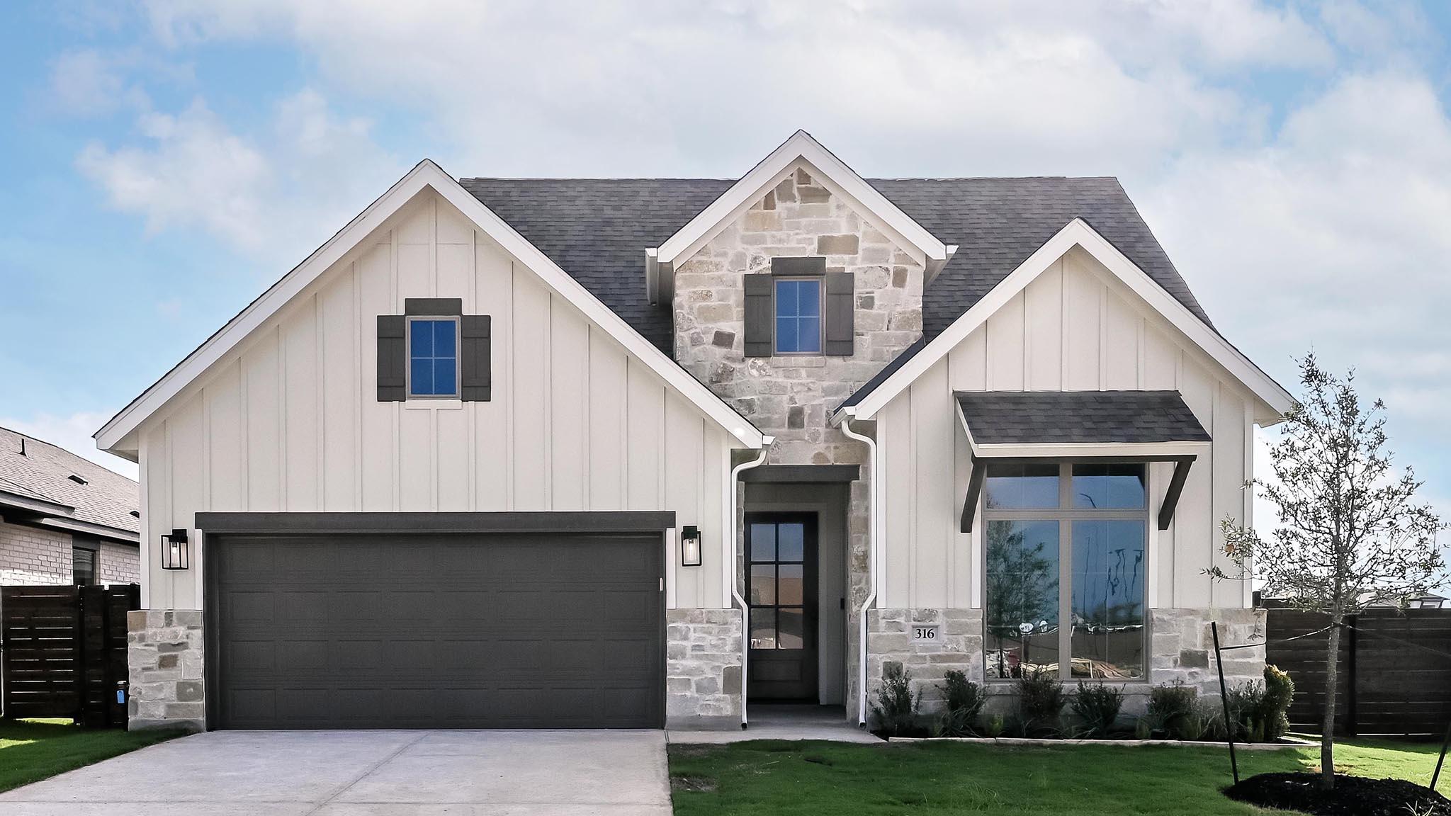 316  Foxfire Cv in Lockhart