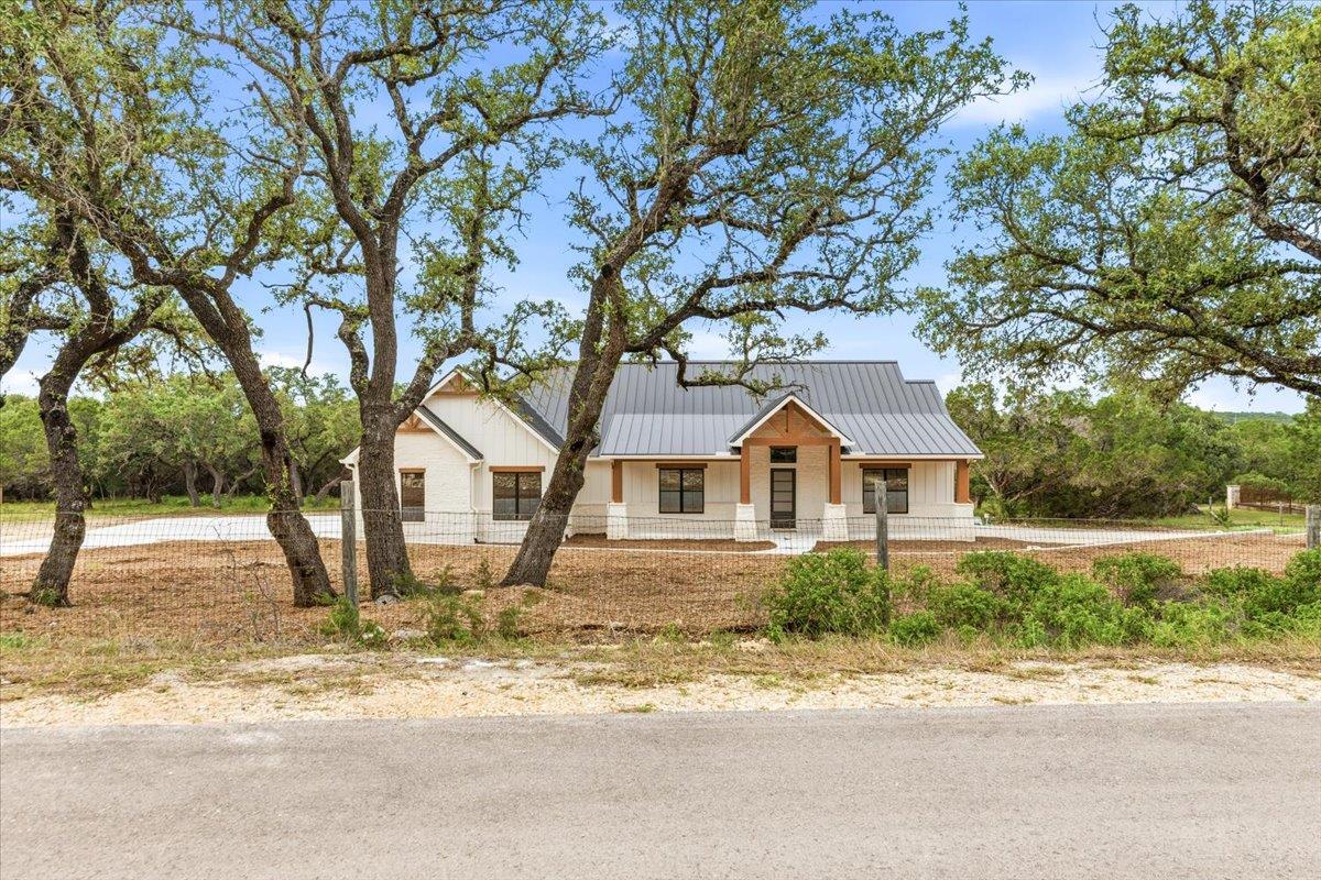 1744  Crossbow Dr in Canyon Lake
