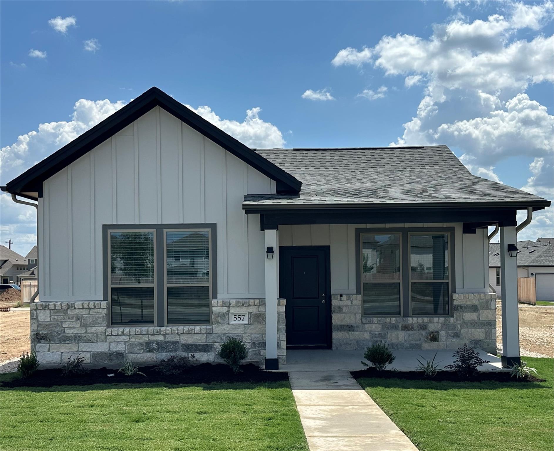 557  Porter Country Pkwy in Buda