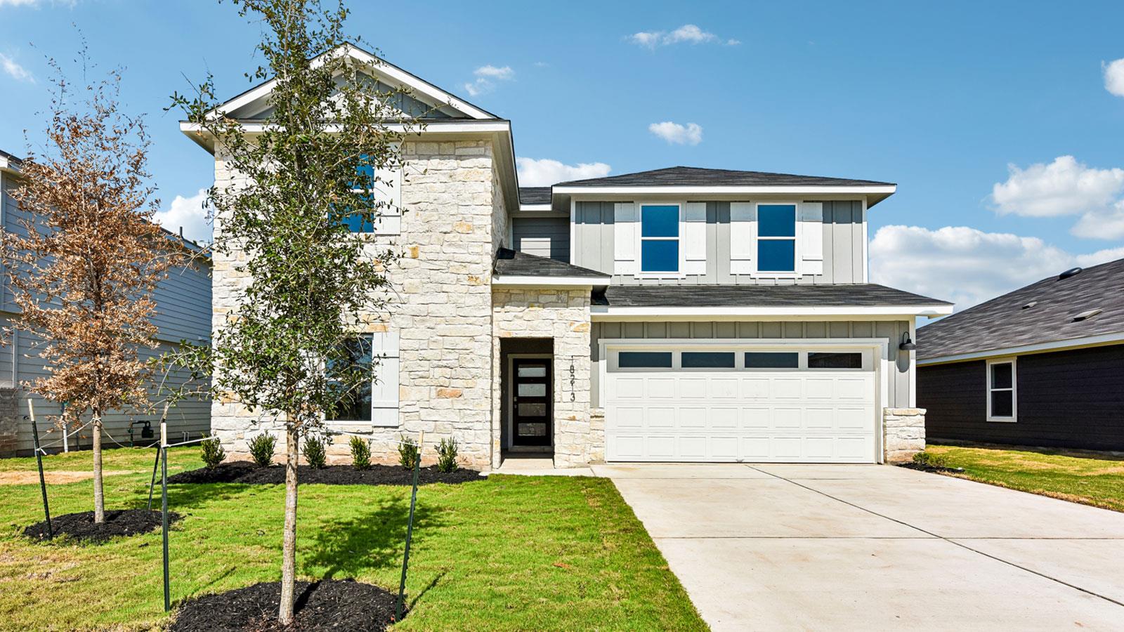 18213  Blazing Ranch Ln in Manor