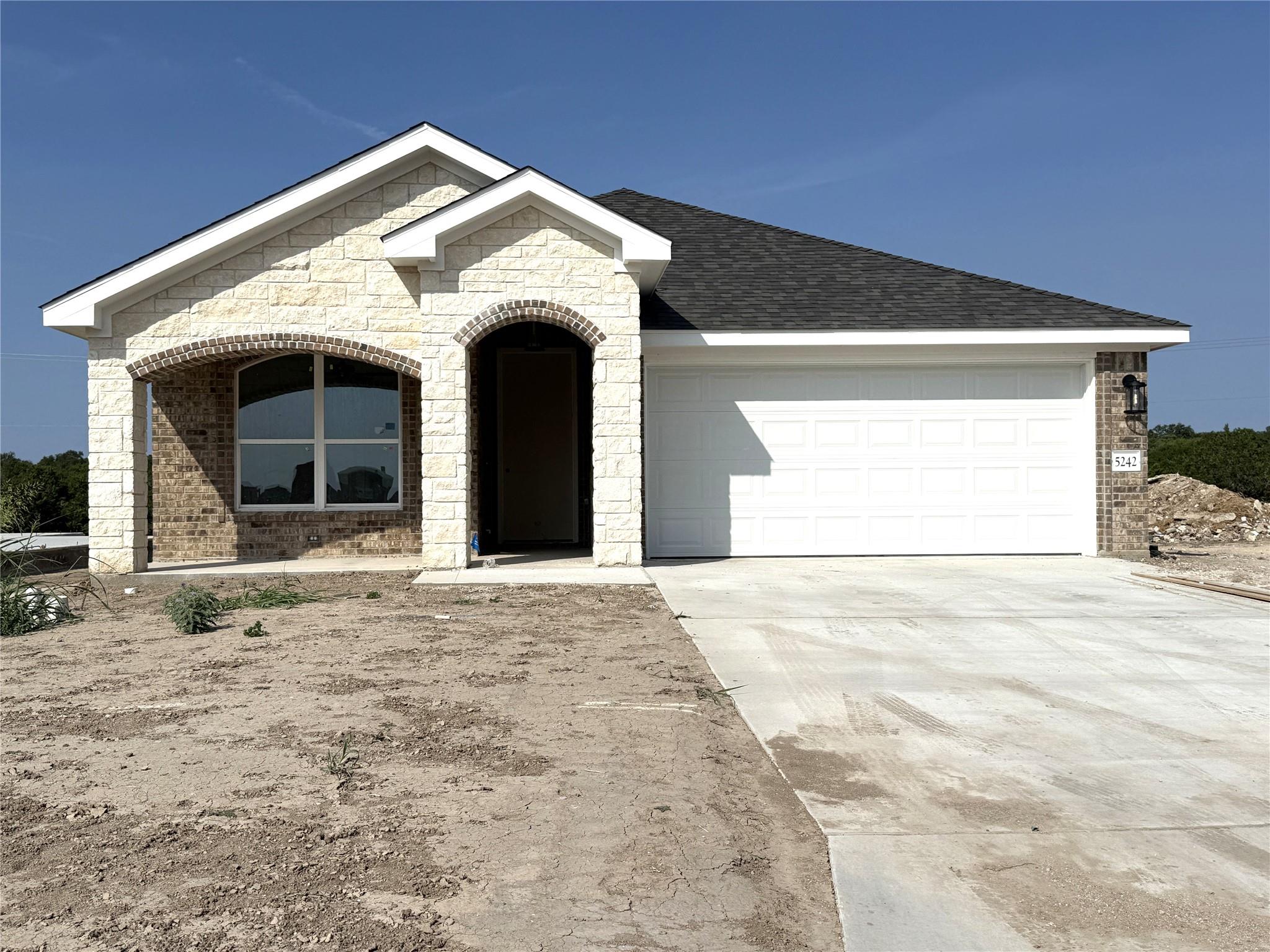 5242  Lassen Ln in Belton