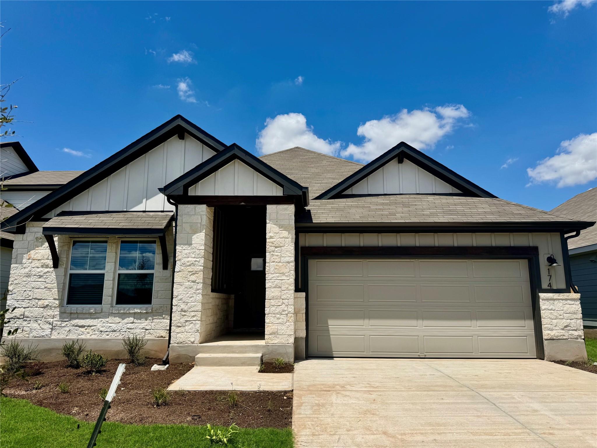 174  Coopers Hawk Crst in Cedar Creek