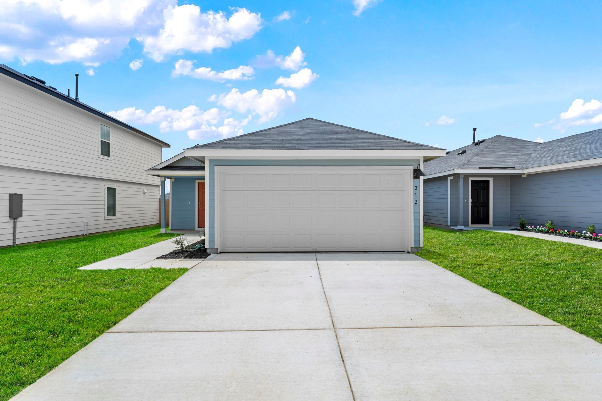 212  Surrey Oaks None in Maxwell