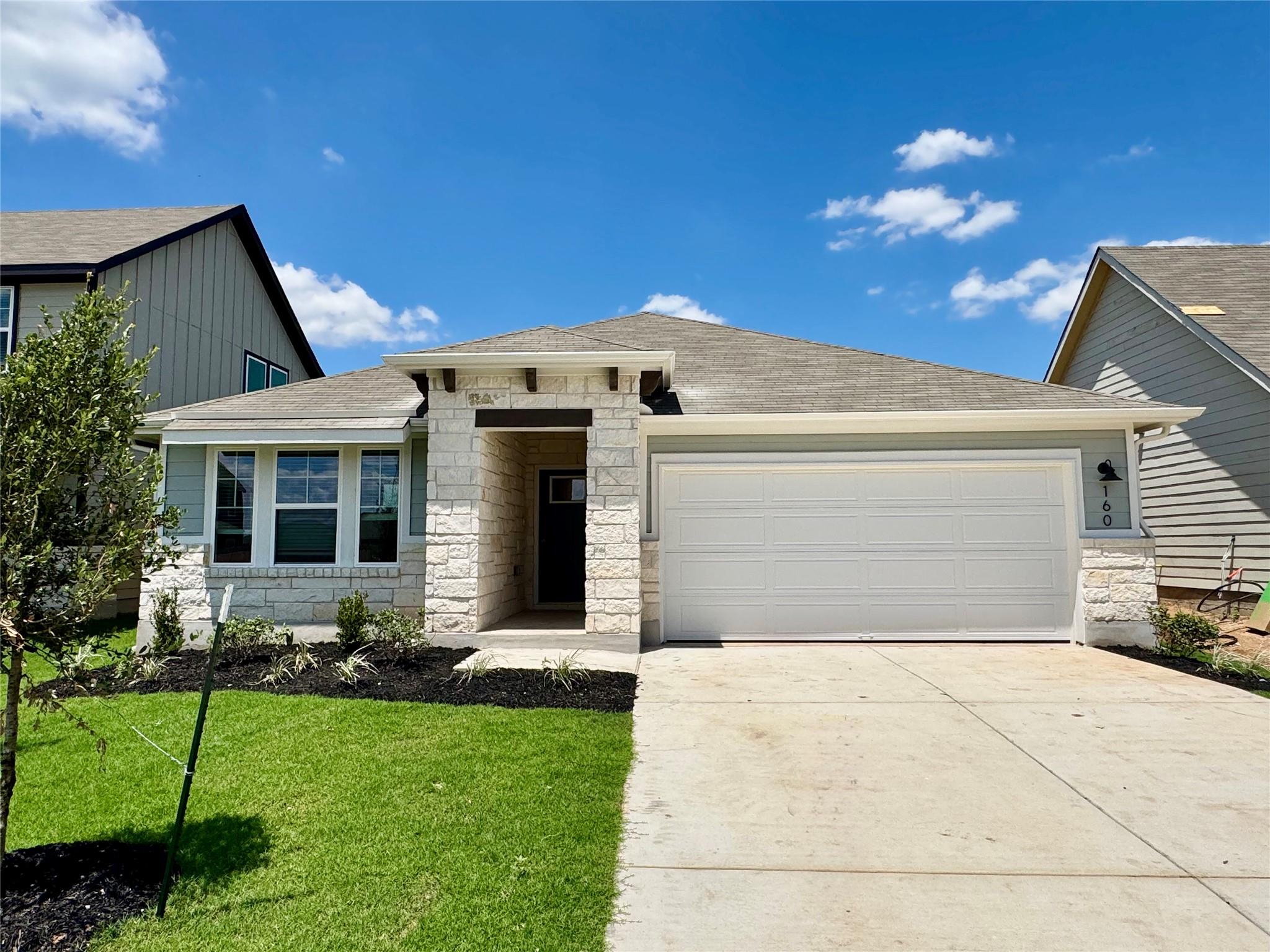 160  Coopers Hawk Crst in Cedar Creek