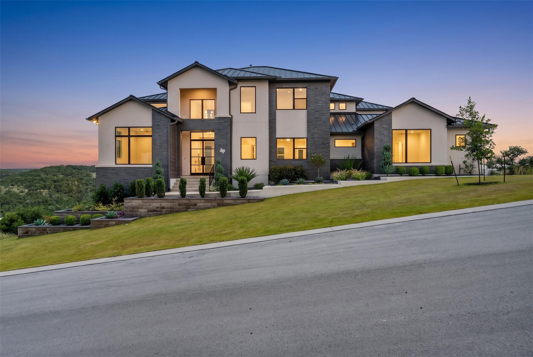104  High View Trl in Lakeway
