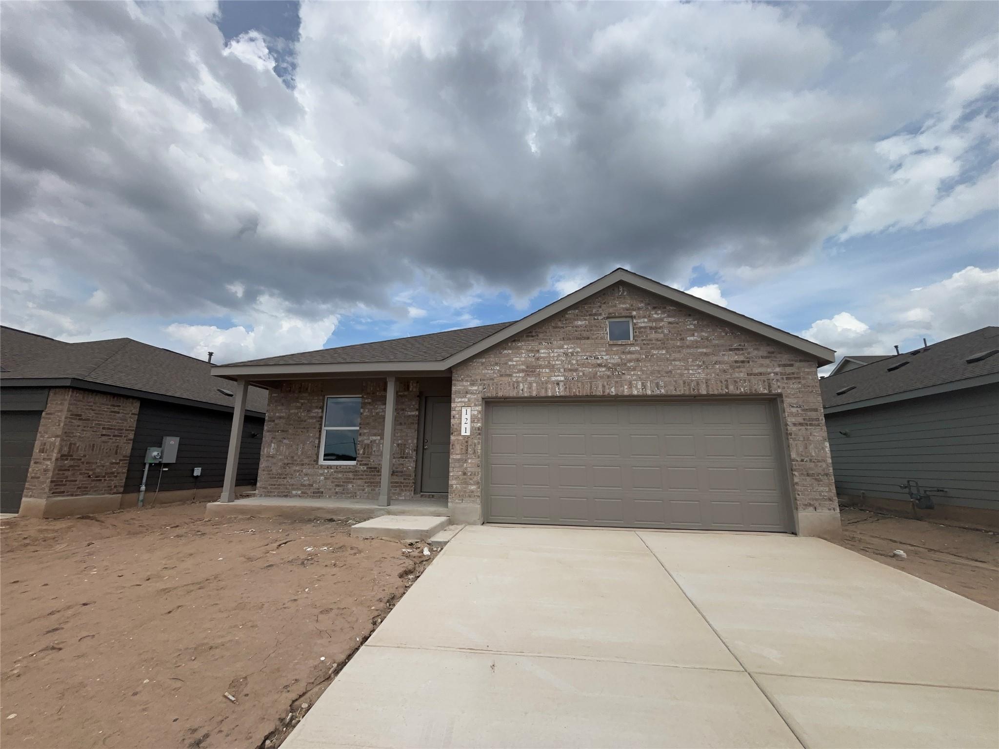 121  Spotbill Ct in Uhland