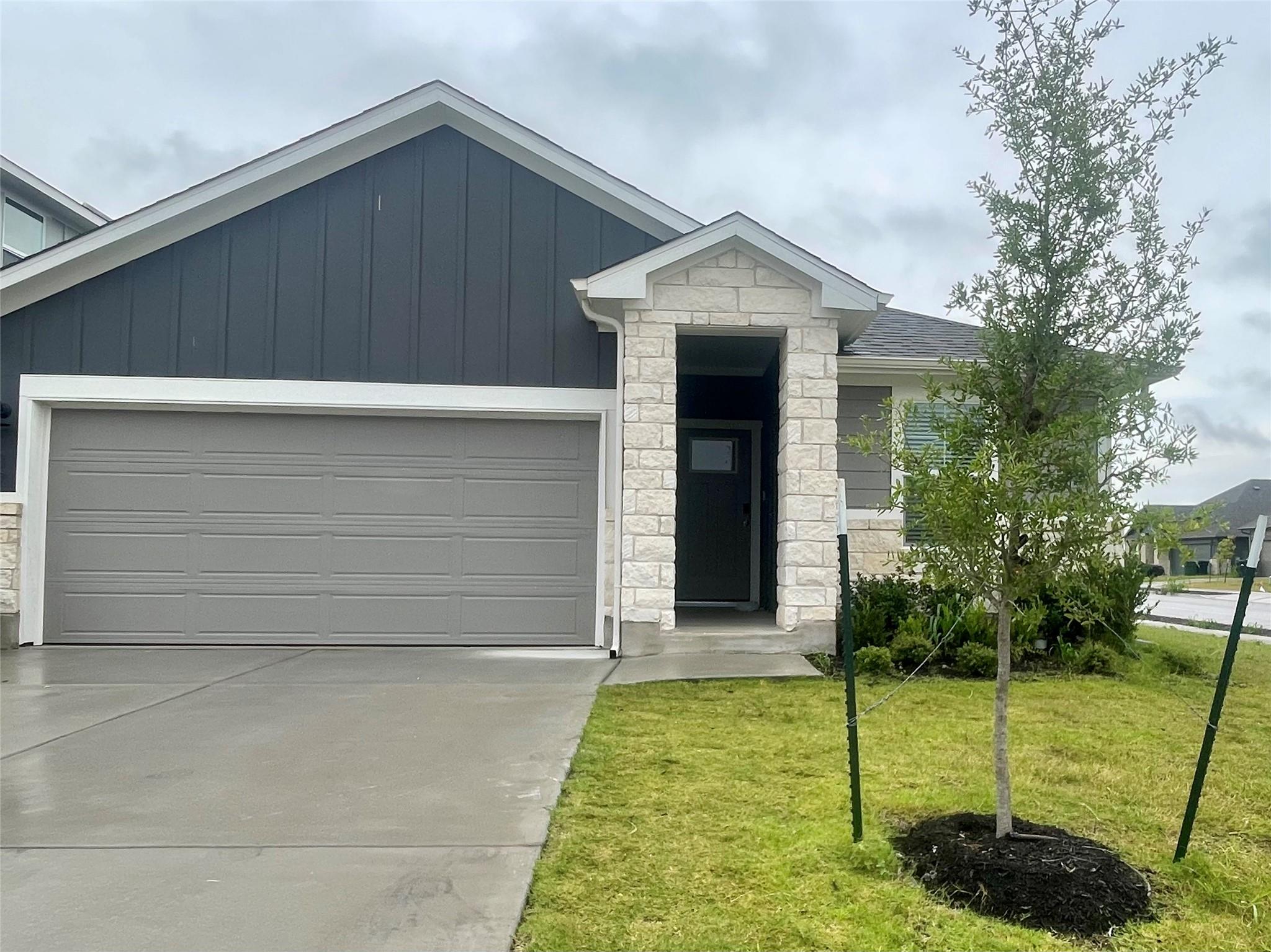 137  Holmby Dr in Hutto