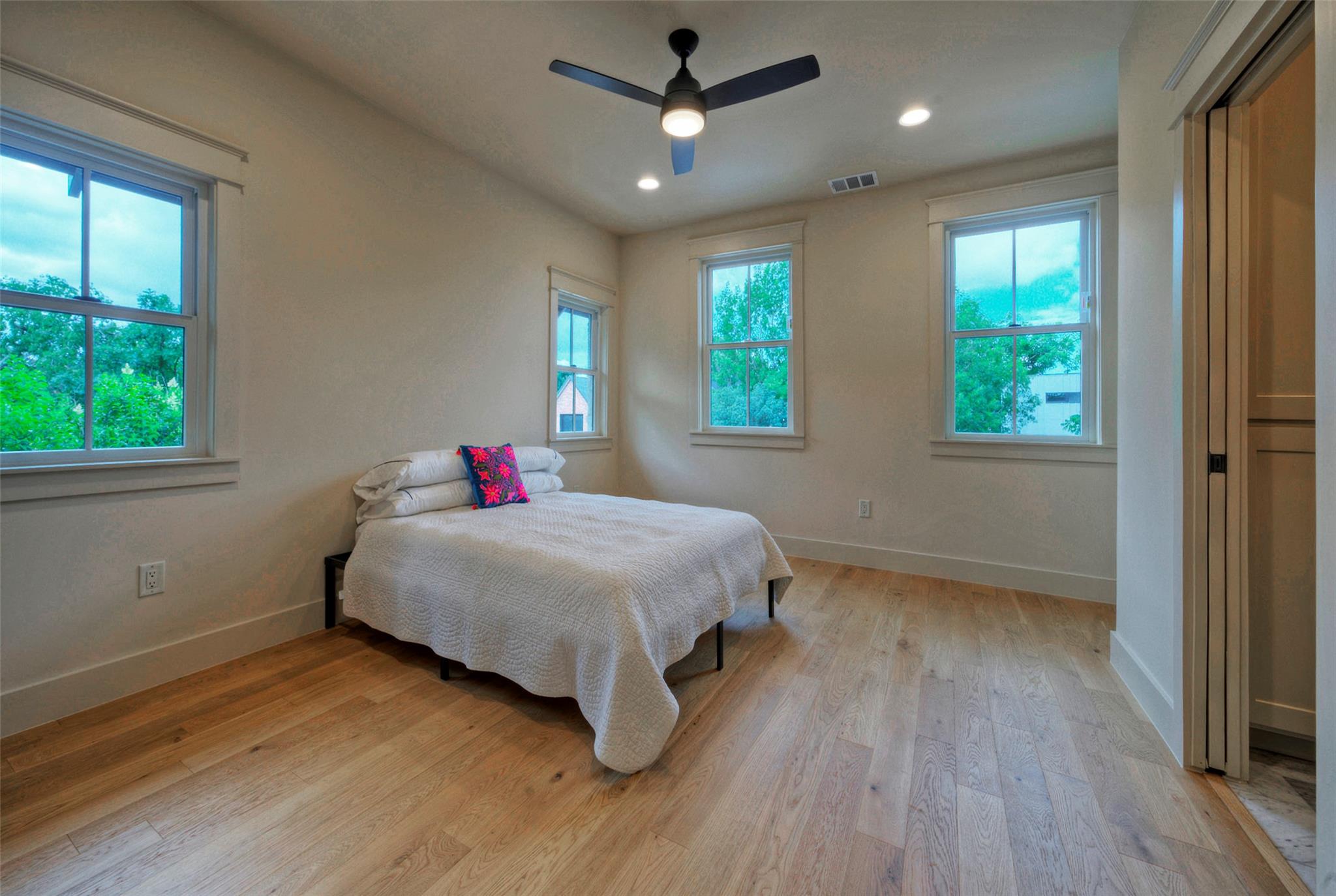 Home photo 19