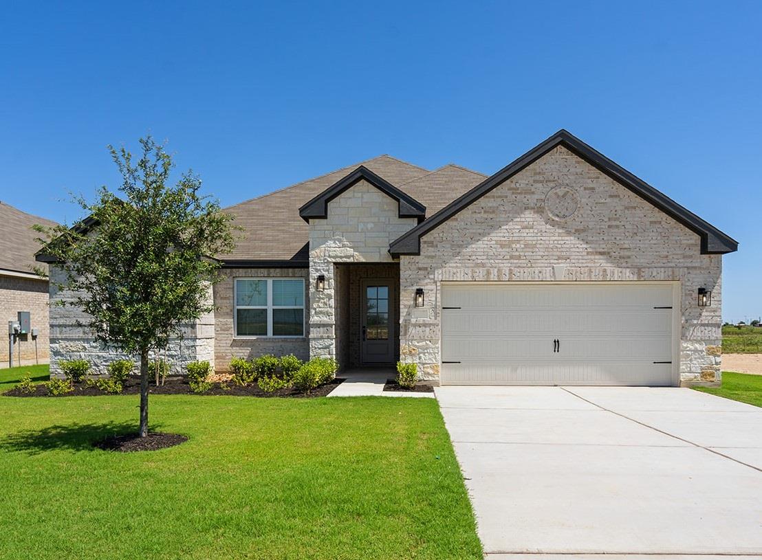 517 W Luna Blue Ln in Jarrell