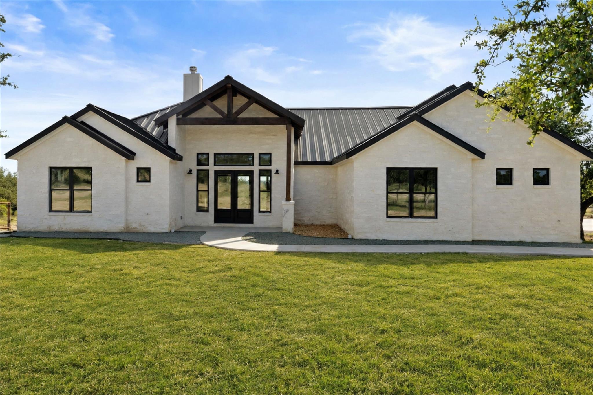 765  Legacy Hills Dr in Johnson City