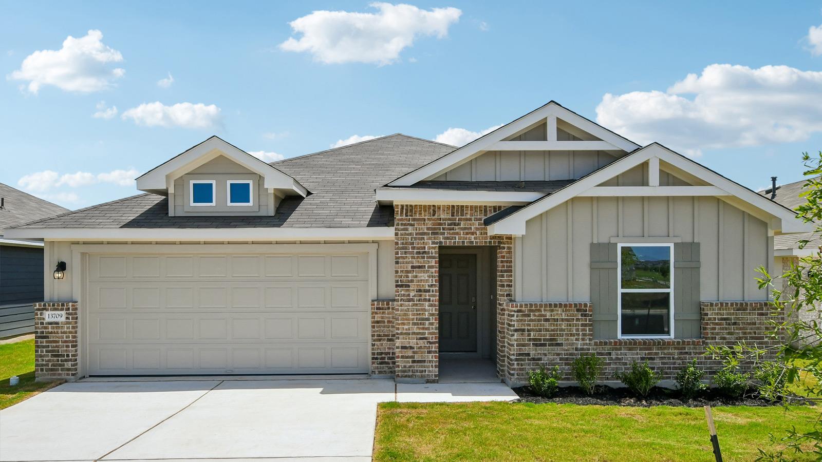 13709  Carper Dr in Manor
