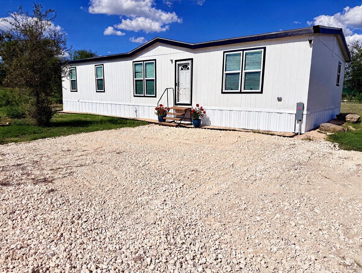 30  Tower Rd Rd in Lockhart