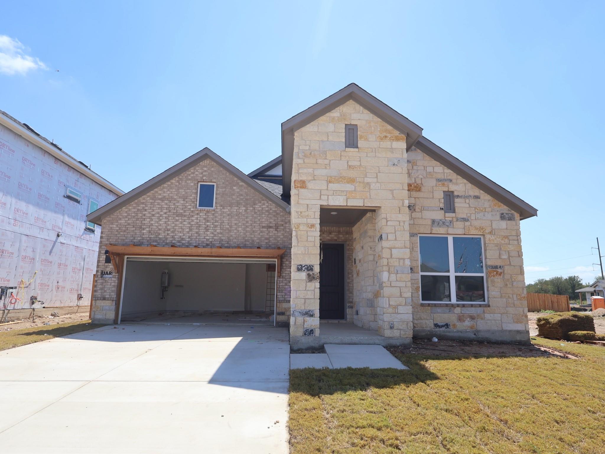 124  Leland Ave in Buda