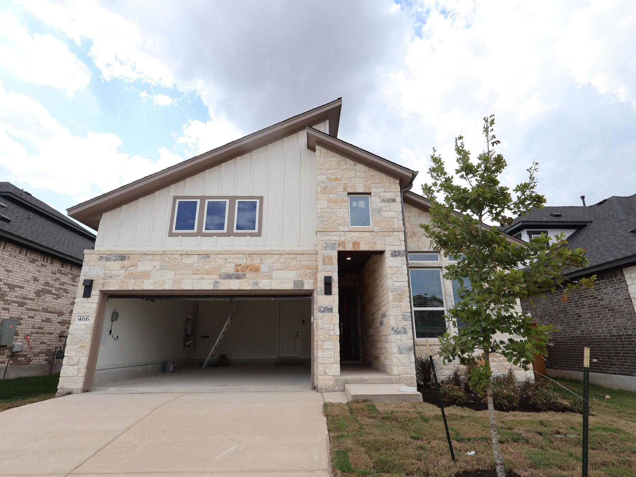 466  Bishop Wood Rd in Dripping Springs