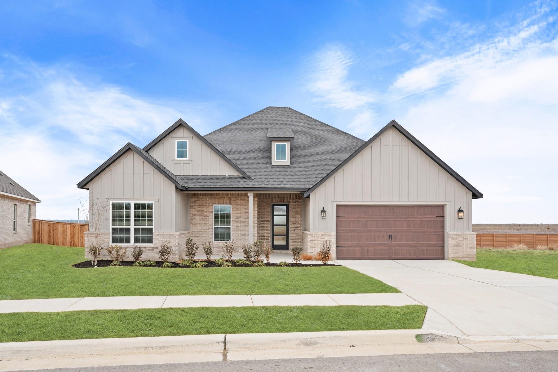 309 E Luna Blue Ln in Jarrell
