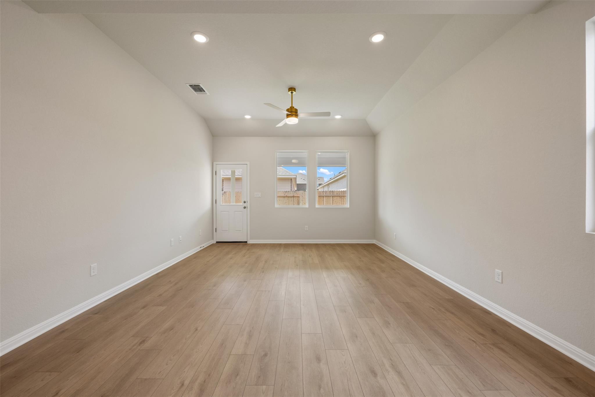 Home photo 17