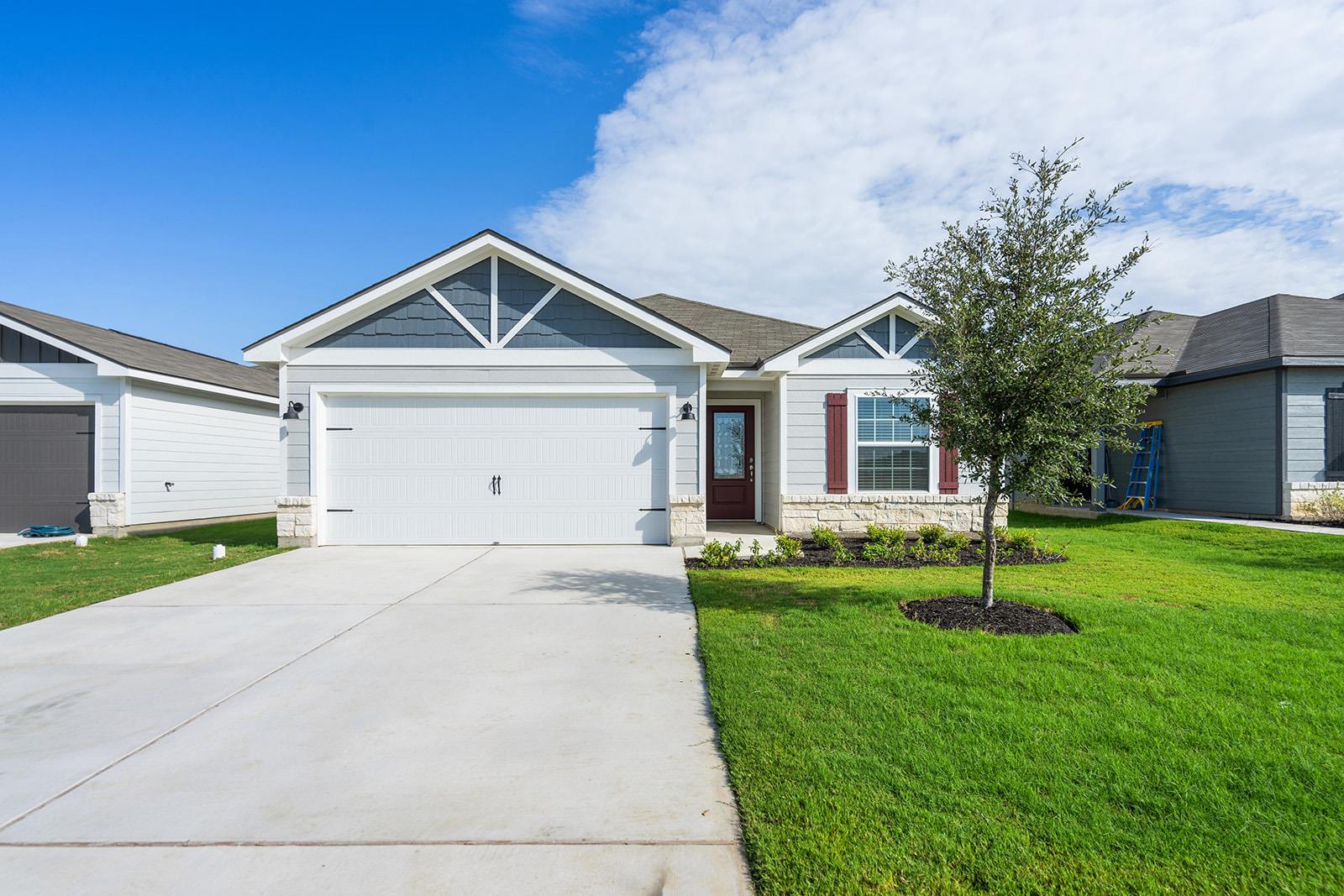 245 W Luna Blue Ln in Jarrell