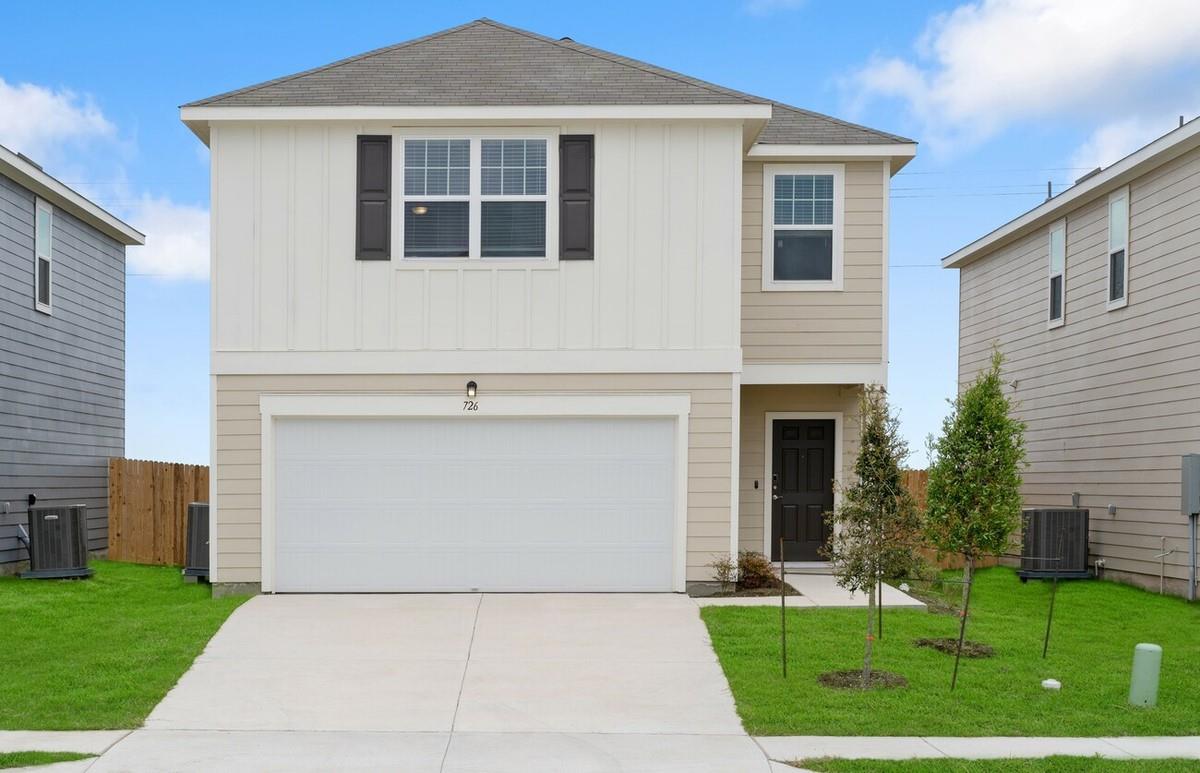 607  Lagoon Dr in Maxwell
