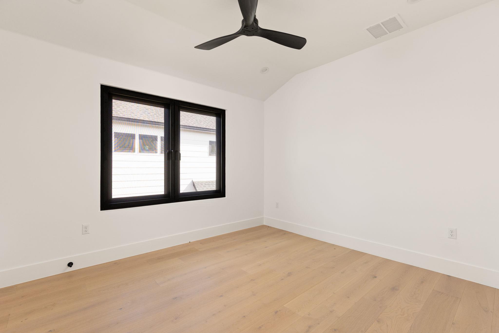 Home photo 24