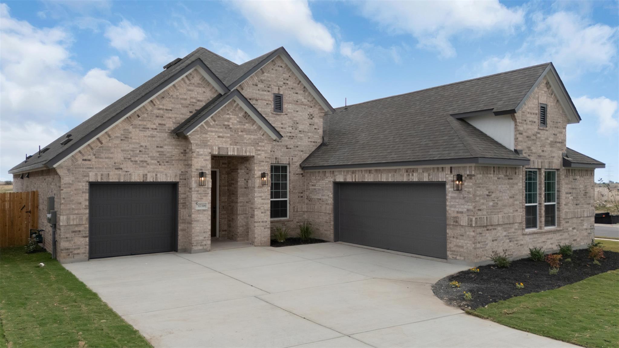 1612  Willow Bean Dr in Georgetown