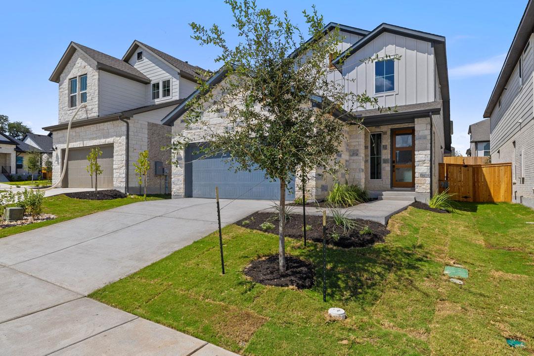 592  Darley Oak Drive None in Dripping Springs