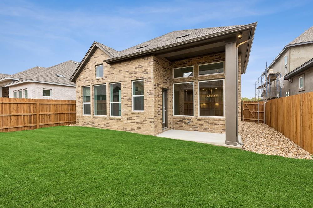 937 Teeler Ln, Leander, TX — South Brook by David Weekley Homes — thumbnail 8